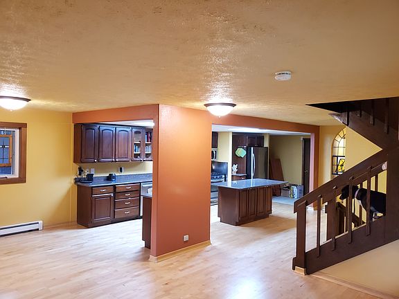 3rd image of 520 Wilcox Ave