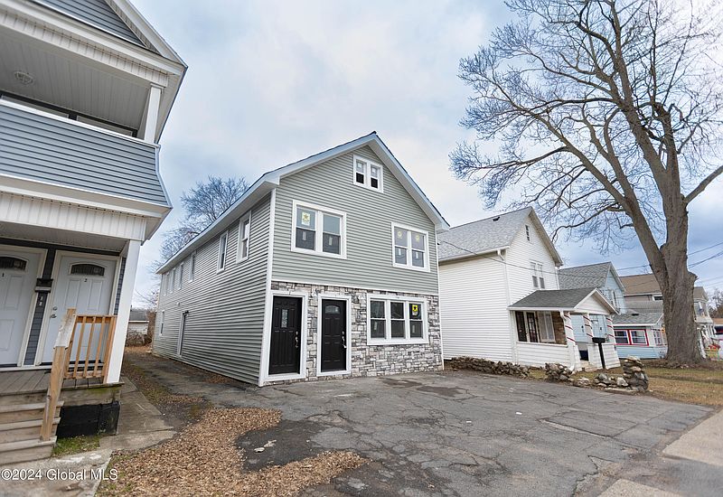 4th image of 1744 Albany Street