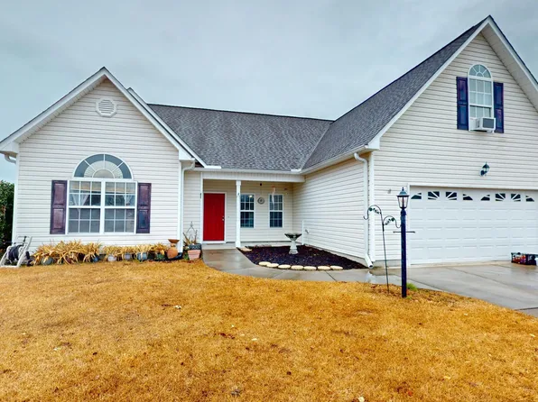 307 Lake Drive, Burgaw, NC 28425