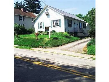 266 Derrick Ave photo 1