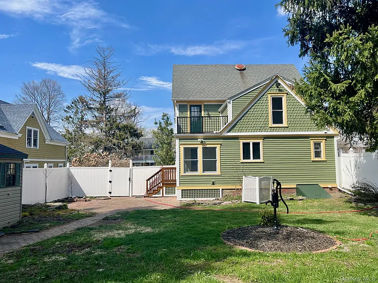 8 Alden Pl — Photo 5