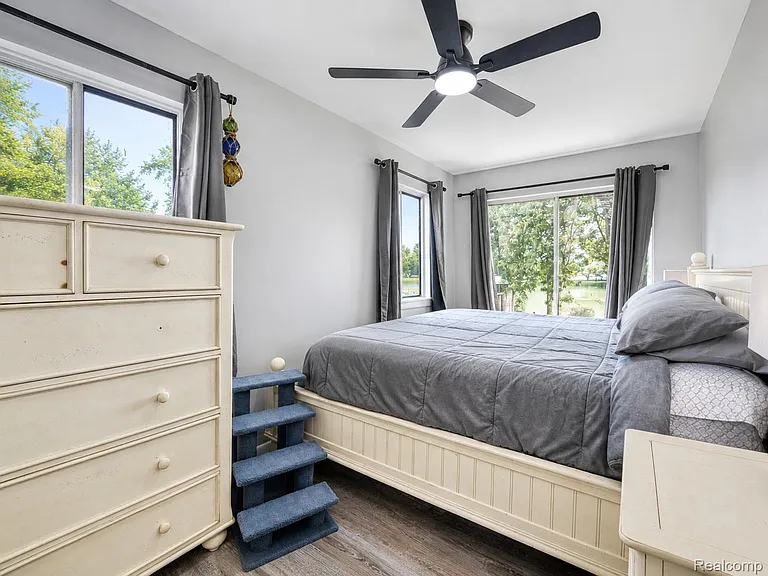 4165 Highcrest Dr — Photo 19