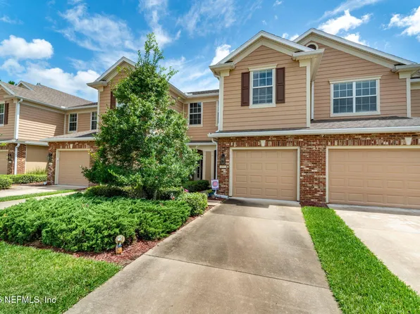 6881 ROUNDLEAF Drive, Jacksonville, FL 32258