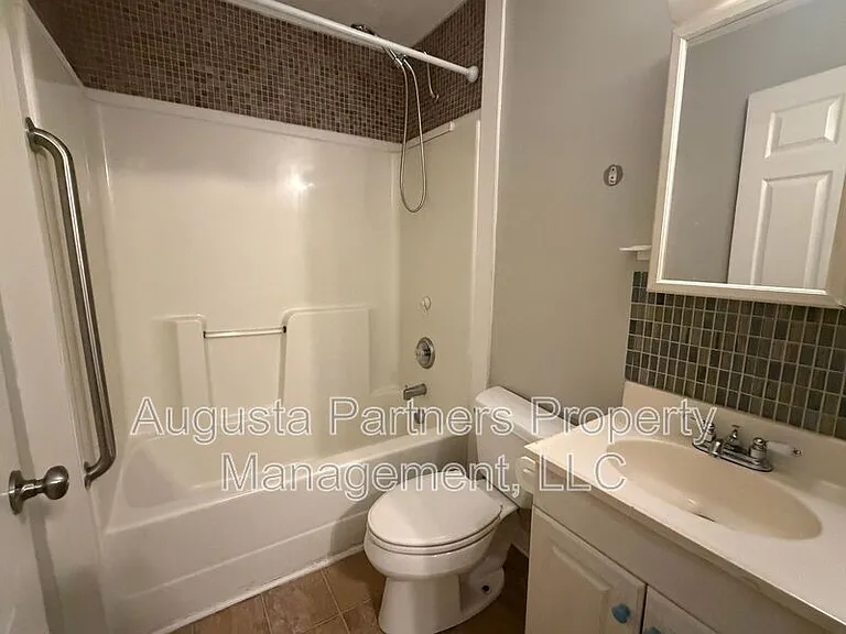 717 Eve St — Photo 17