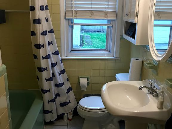 5th image of 211 N Vermont Ave