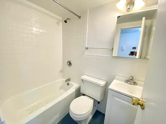 Rented by J PRESTON AND ASSOCIATES INC | media 27