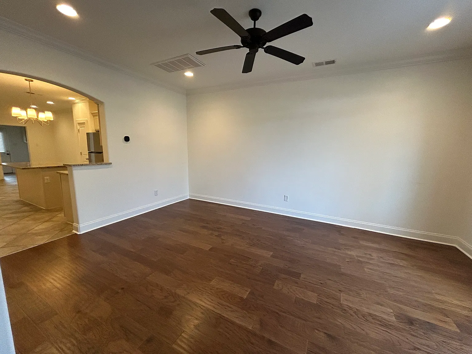 3 bed, 3.5 bath, 1730 sqft, $3,600 — Photo 3