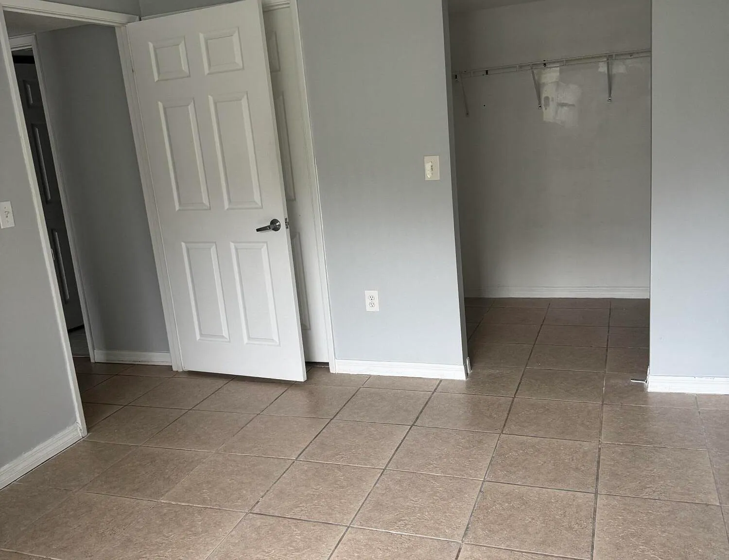 1 bed, 1.0 bath, 815 sqft, $1,450 — Photo 2
