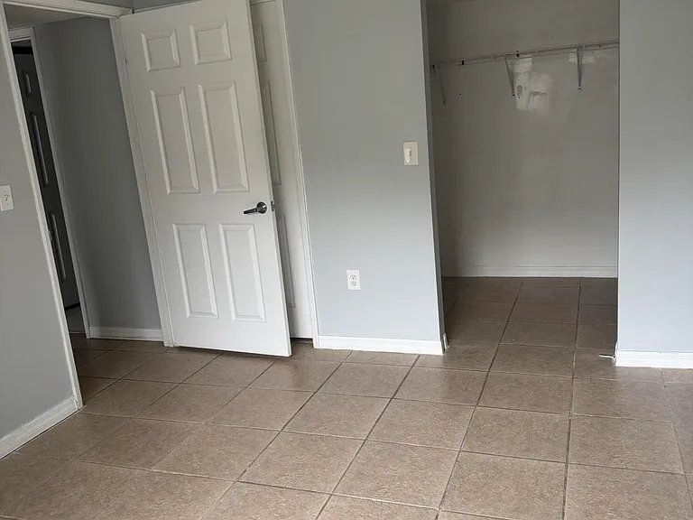 1670 N 42nd Cir #105 — Photo 2