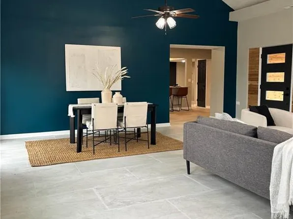 9308 W 80th St, Overland Park, KS 66204