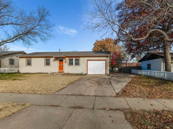122 Swanee Dr, Goddard, KS 67052