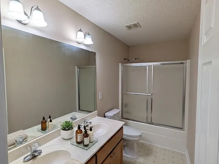 102 W Kilburn Cir — Photo 26