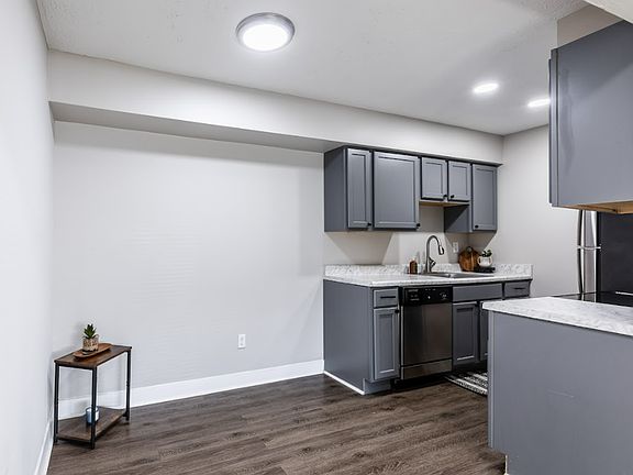 5th image of 150 E Broadway St #4