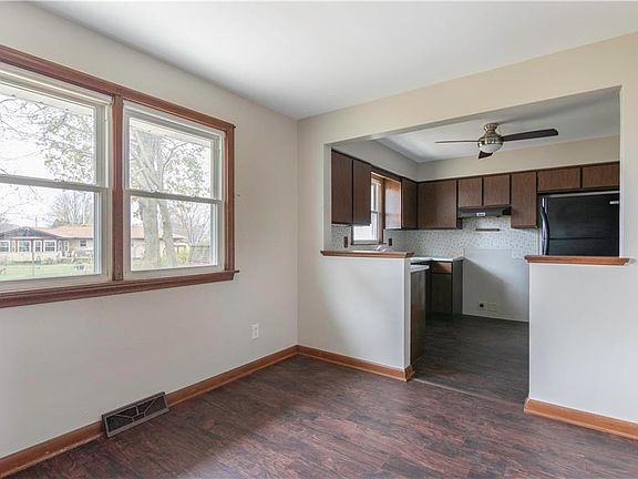 5th image of 34 Crabwood Ct