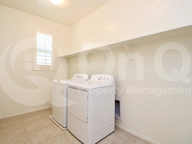 241 E Wisteria Dr — Photo 22