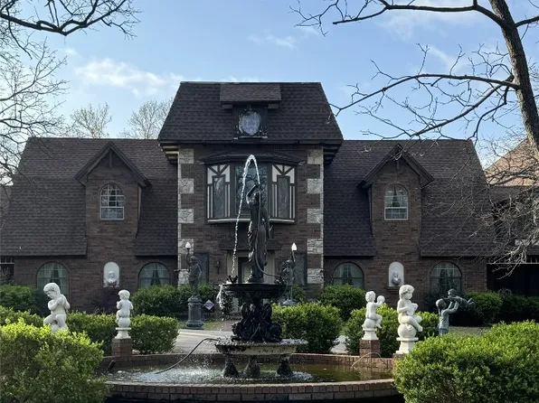 8320 Meadowbrook Dr, Fort Worth, TX 76120