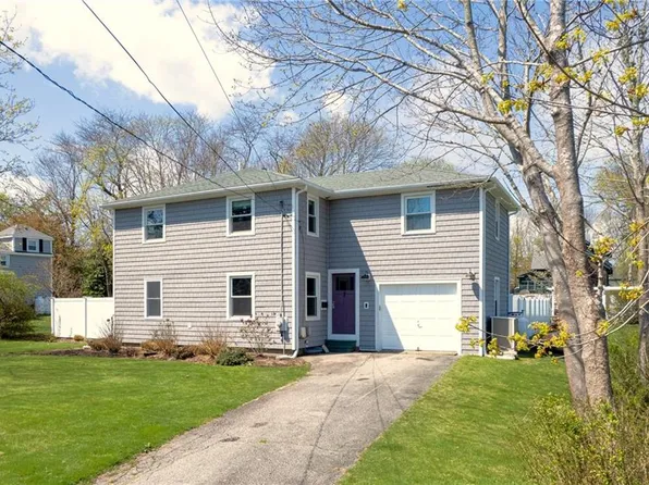 7 Walnut St, Narragansett, RI 02882
