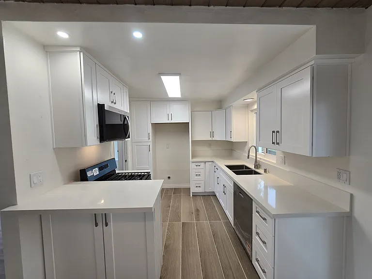2688 Lake Ave #2690.5 — Photo 8