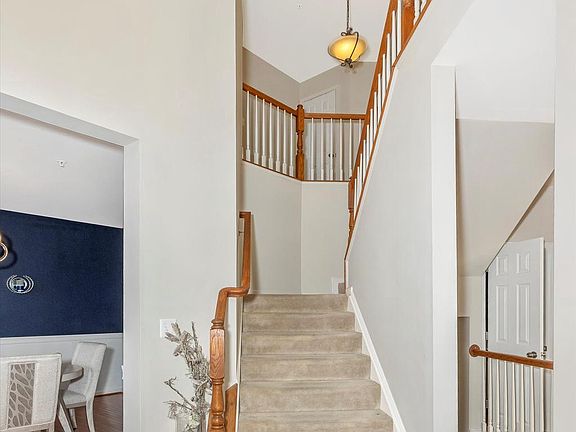 5th image of 336 E Wainscot Dr