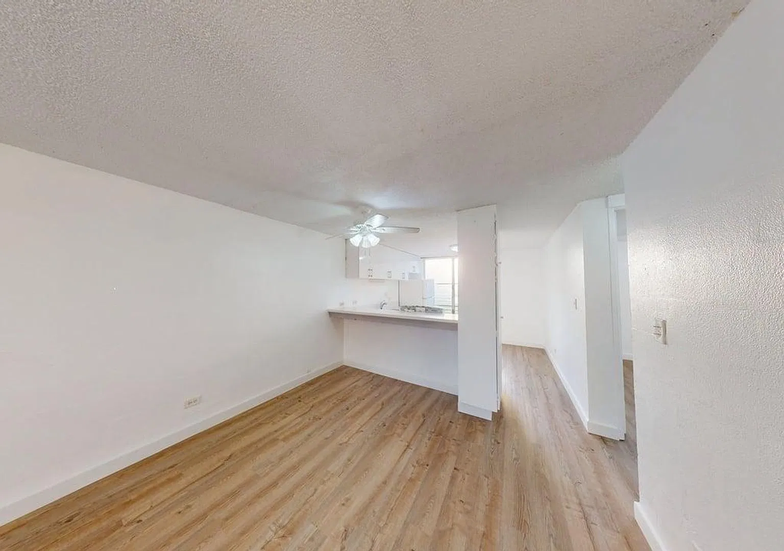 Pet-Negotiable. Newly Remodeled. Assigned Parking — Photo 1