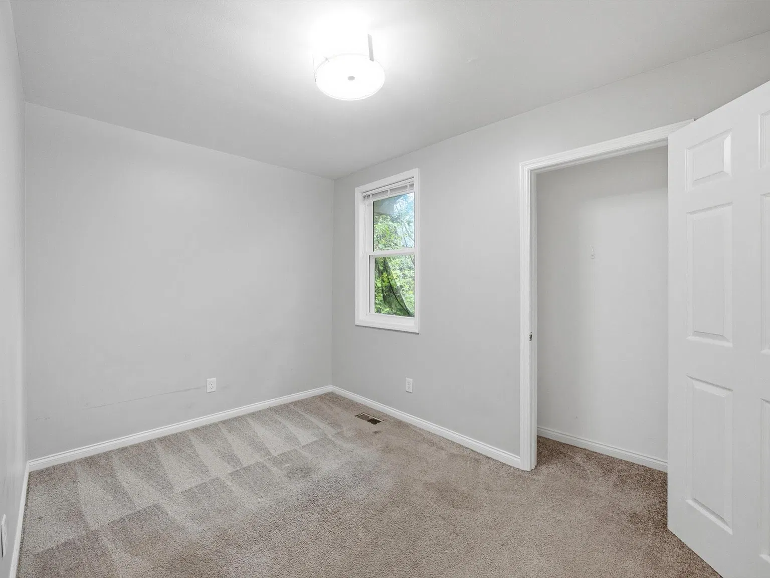 3 bed, 1043 sqft, $1,500 — Photo 4