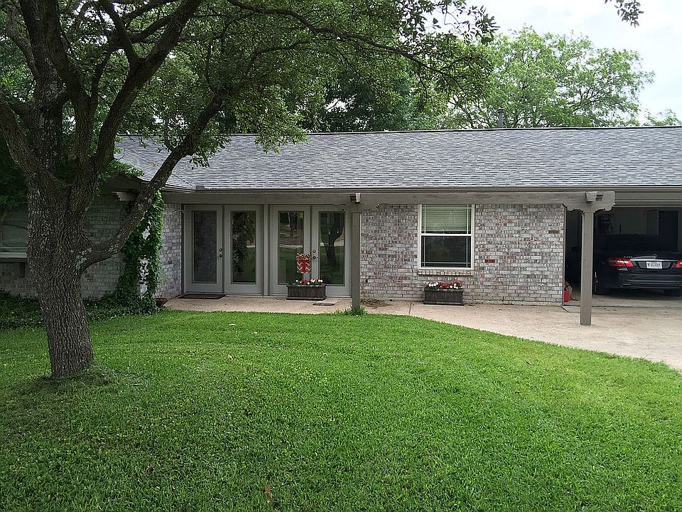 1st image of 2900 Park Dr
