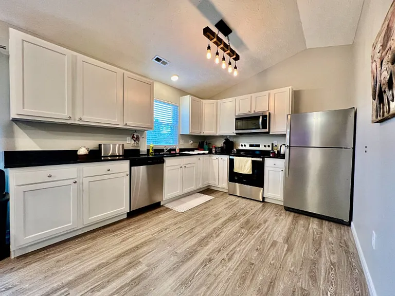 806 Pierson Rd — Photo 12