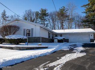 130 Maplewood Dr, Glenville, NY 12302