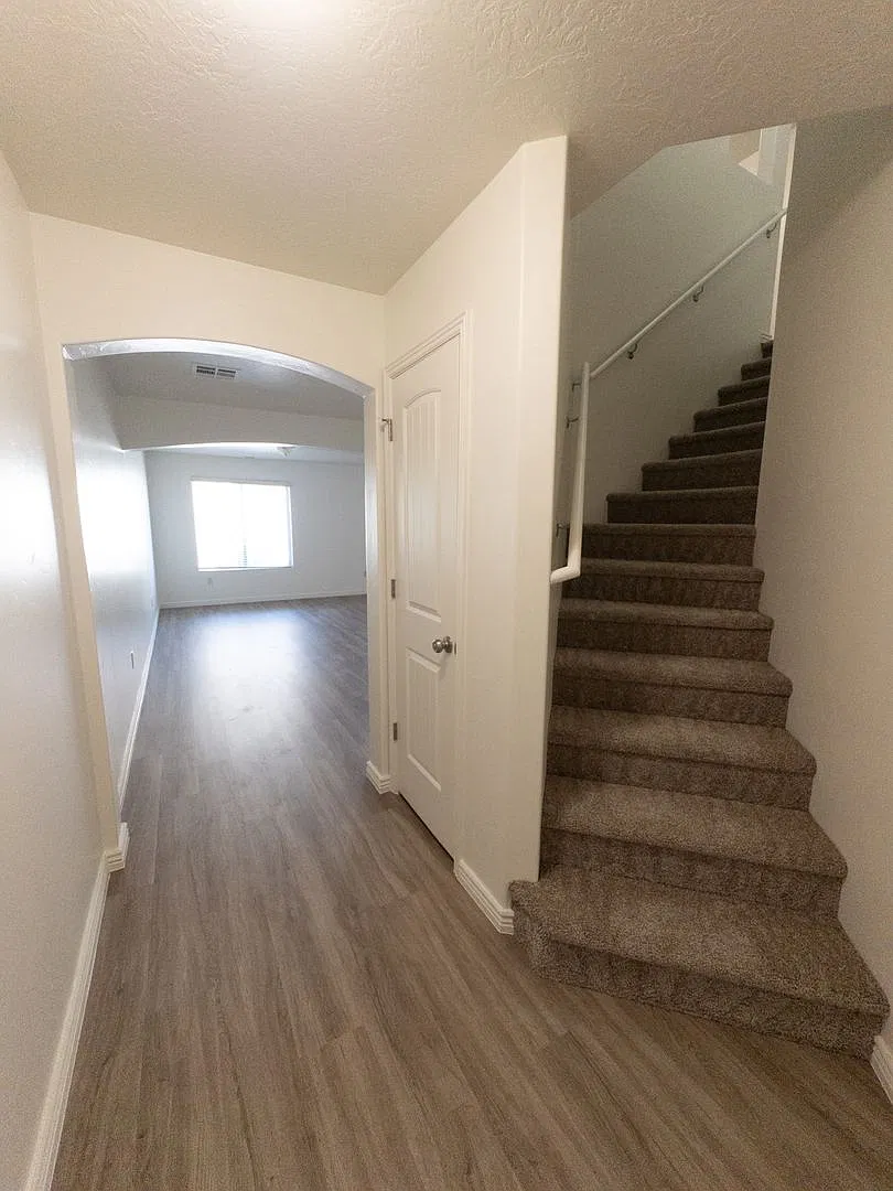 Remodeled 3 Bed / 2.5 Bath Townhome in Great Location — Photo 3