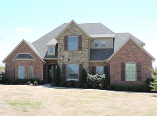 1545 Asbury Ln, Springdale, AR 72762