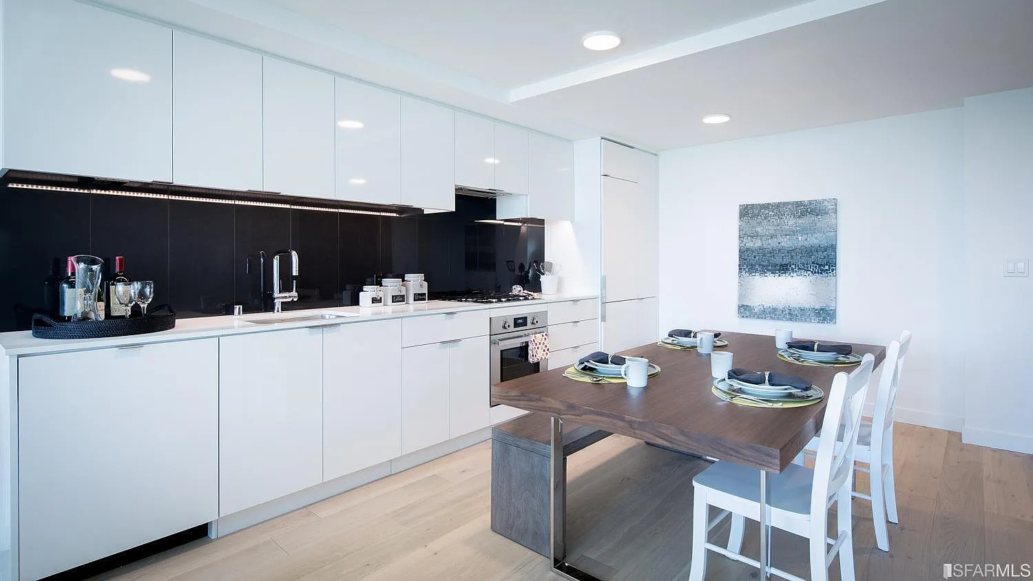 1 bed, 726 sqft, $4,488 — Photo 4
