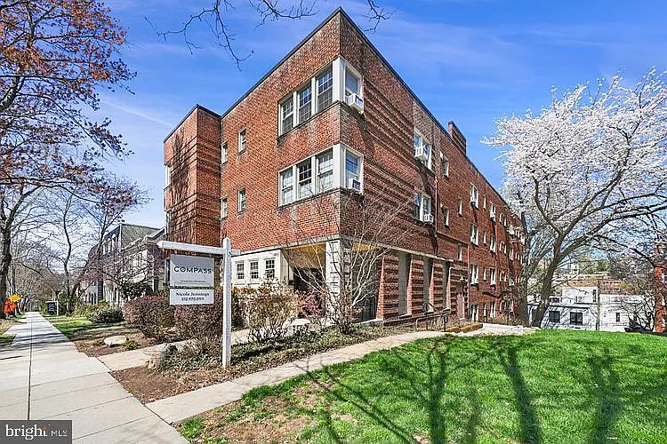 3925 Davis Pl NW #206 — Photo 23