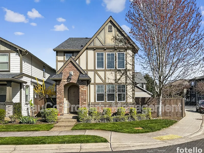 456 SW 203rd Ter
