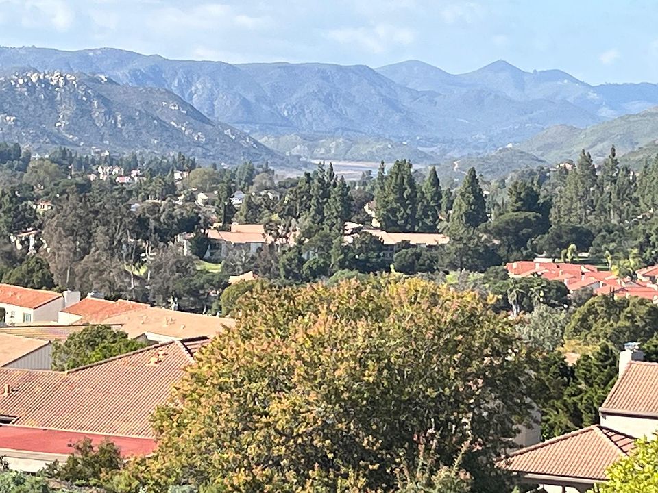 Sweeping views from Living room and kitchen