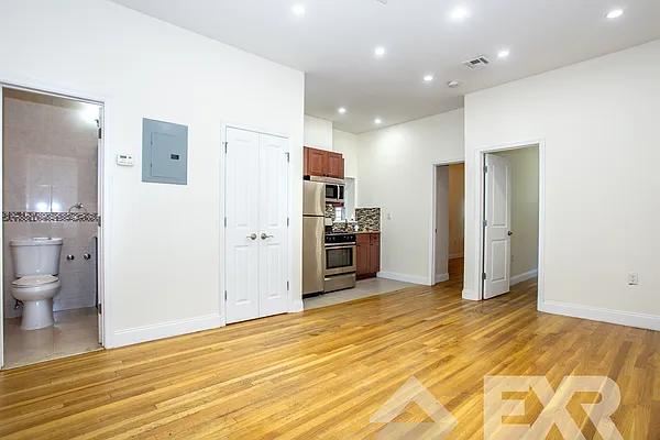 Rented by EXR | media 23