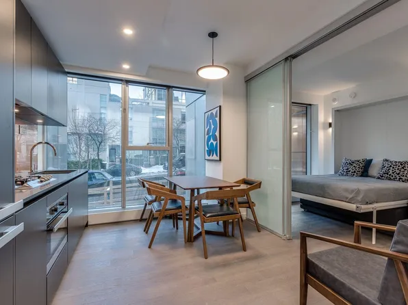 1480 Howe St #203, Vancouver, BC V6Z 0G5