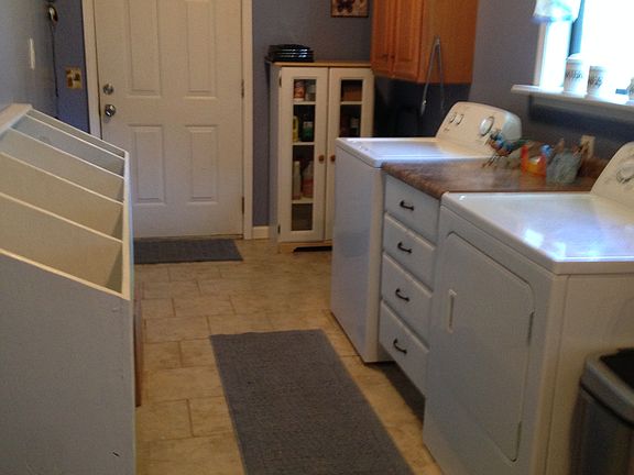 Laundry Room/Door to garage