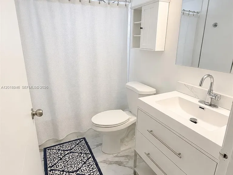 2924 Collins Ave #404 — Photo 7