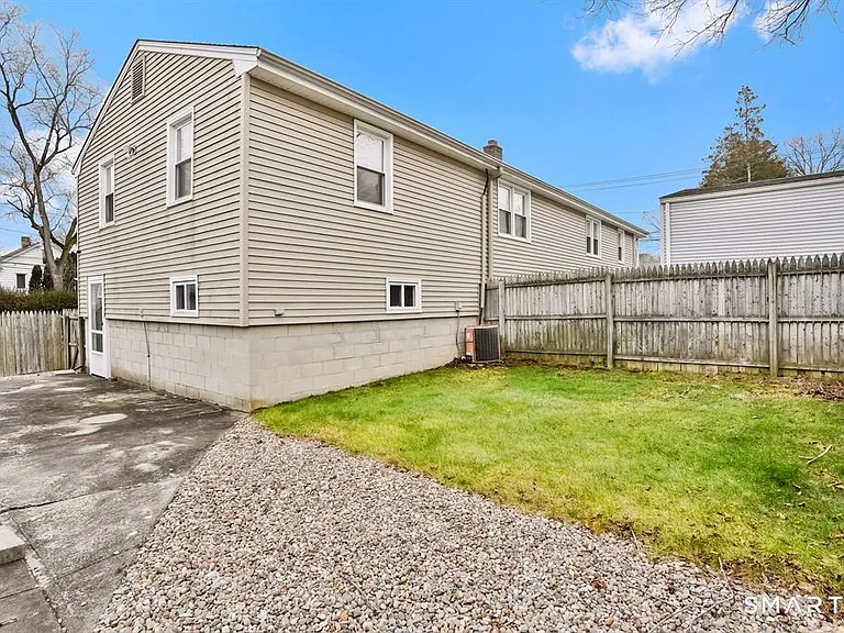 732 Tunxis Hill Rd — Photo 21