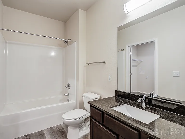 Hummingbird Hill Apartments — Photo 12