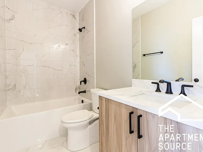 2457 W Logan Blvd #3 — Photo 9