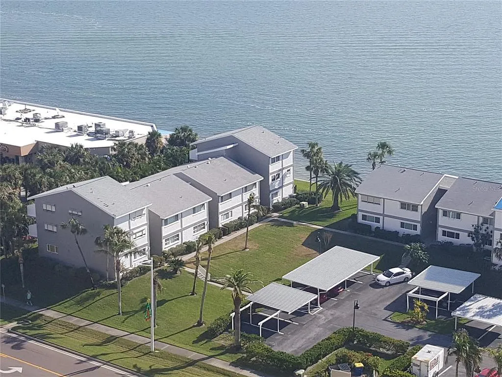 1 bed, 1.5 bath, 760 sqft, $1,700 — Photo 2