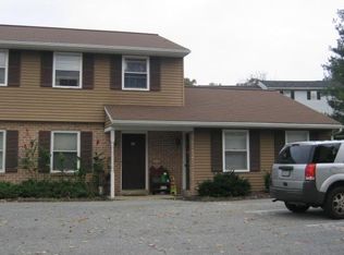 65 Akron Rd, Ephrata, PA 17522