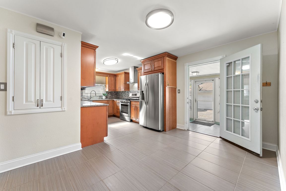 next background image