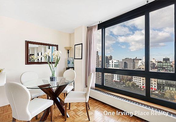 3rd image of 1 Irving Pl APT P19b