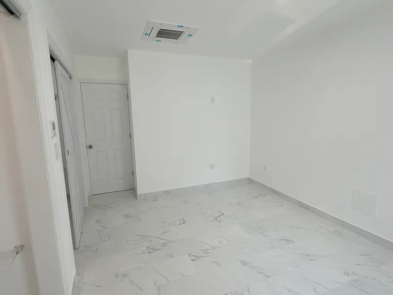 22 Roosevelt St #1 — Photo 14