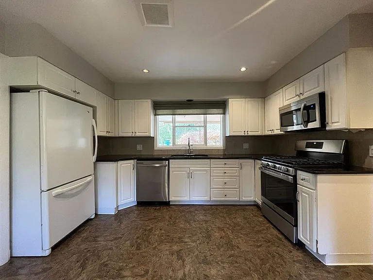 7280 SW 83rd Ave — Photo 5