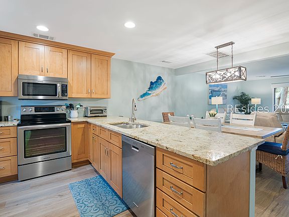 2nd image of 45 Queens Folly Rd APT 737