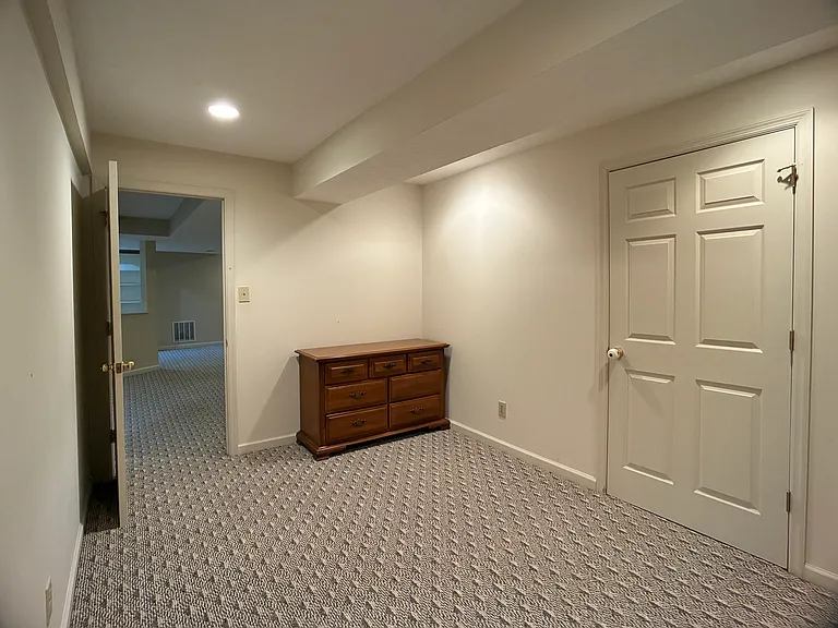 6400 Belmont Park Ct — Photo 48