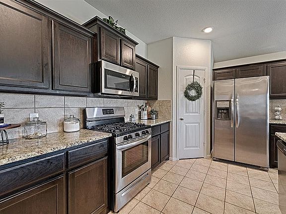 4th image of 857 Watson Way